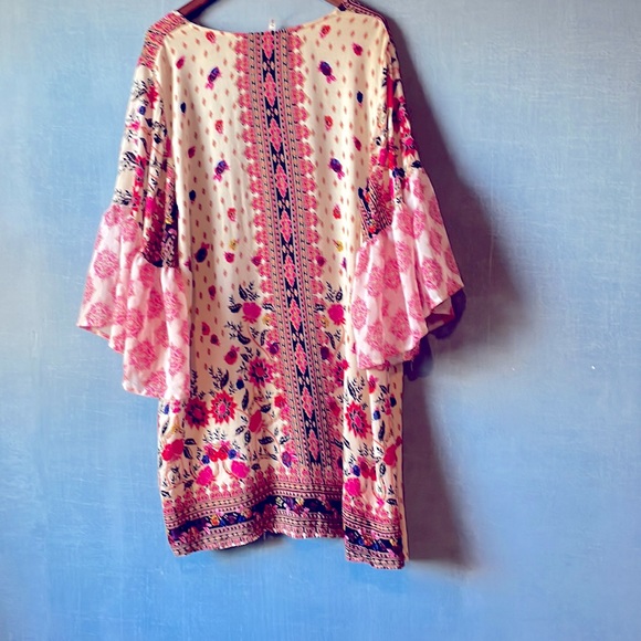 Fun open tunic - Picture 2 of 3